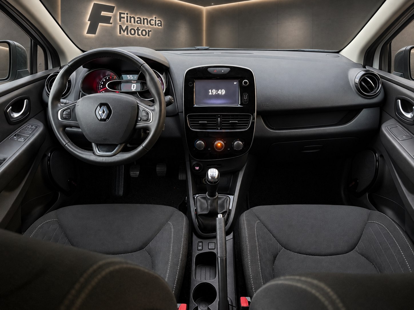 RENAULT Clio Zen TCe 66kW 90CV 18 - Imagen 4